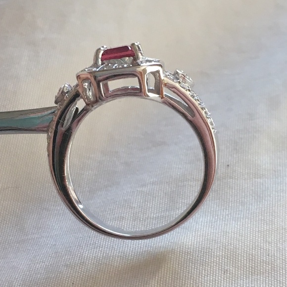 Pink faux sapphire ring. Never worn. - Picture 4 of 5